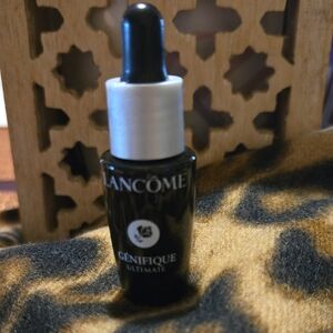 Lancôme Génifique Ultimate Serum. 7 ml. 0.23 Fl. Oz. NWOT.